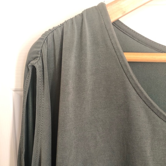 Sejour olive dolman top - Picture 3 of 10